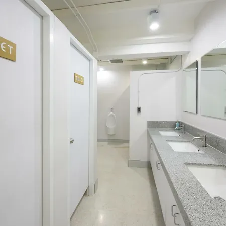Rest Is More Hostel Bangkok Exterior photo